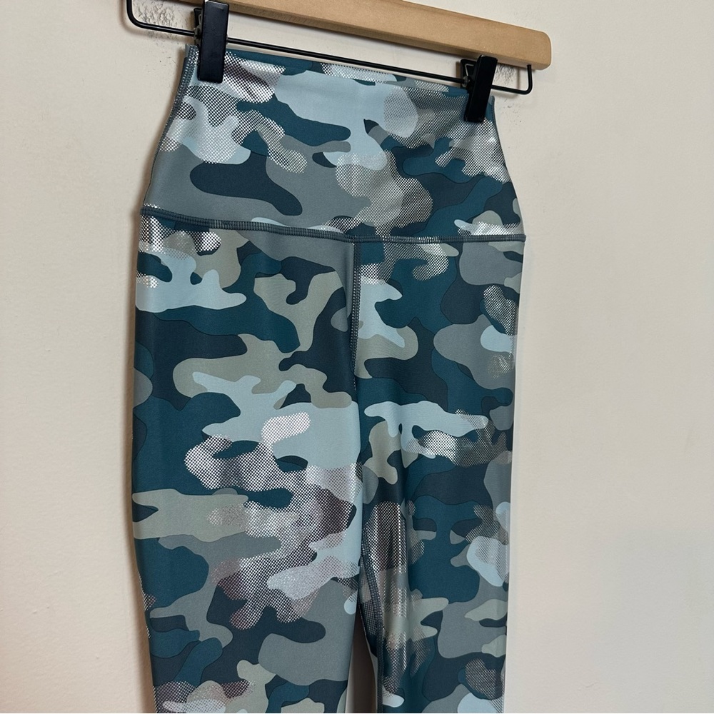 Carbon38- Metallic Camo 7/8 Legging Athletic Work… - image 3